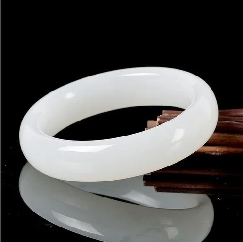 Women'S Fashion Jewellery - 本物のナチュラルホワイトジェイドブレスレット,チャームジュエリー,ファッションアクセサリー,手彫りのラッキーアミュレット,女性と男性へのギフト