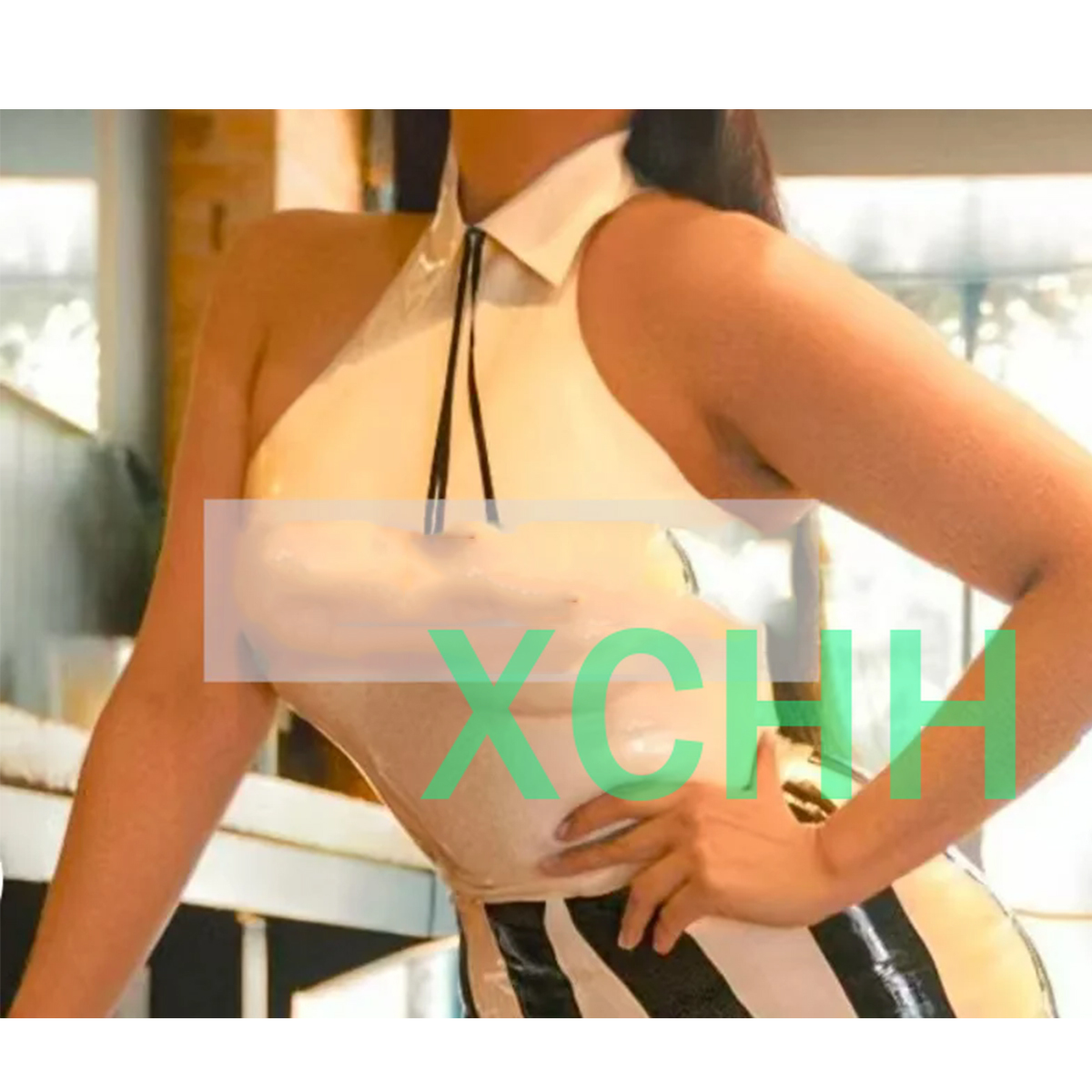 Women'S Fashion Vest Tops - 天然ラテックスセクシーな女性襟付きホルターラテックスシャツファッションラバーノースリーブトップラバーミニベストコスプレ衣装