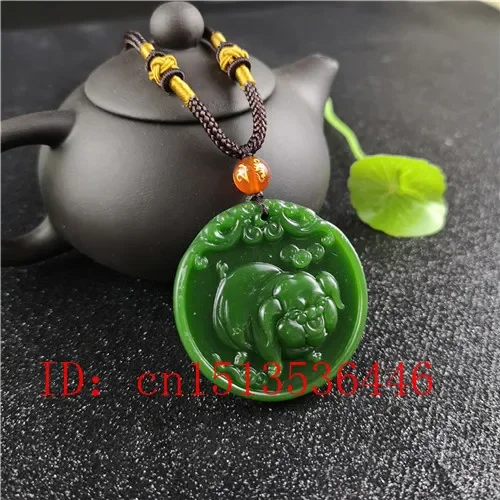 ナチュラルグリーン中国豚彫刻翡翠ペンダントネックレスチャーム - Women'S Fashion Jewellery のレビューと価格