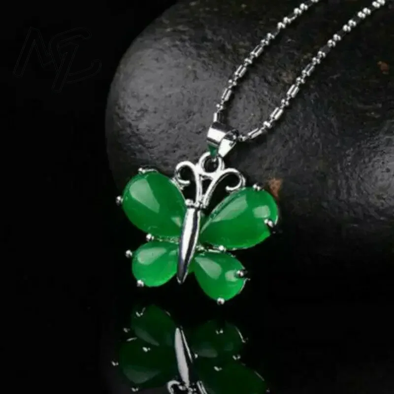 S925 シルバーグリーン翡翠蝶ペンダントネックレスチャーム - Women'S Fashion Jewellery のレビューと価格
