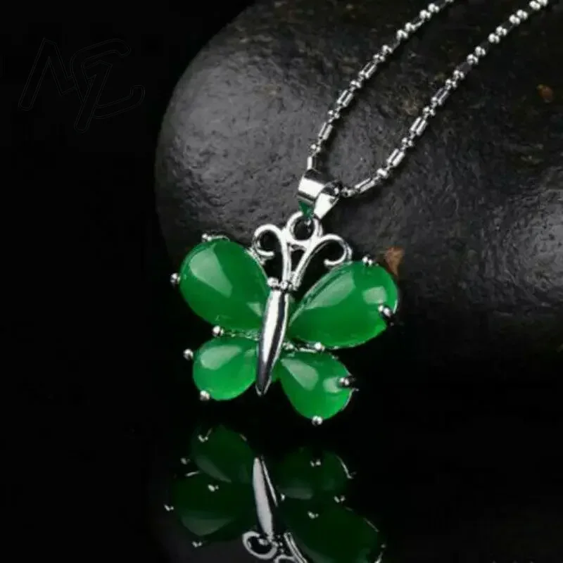 S925 シルバーグリーン翡翠蝶ペンダントネックレスチャーム - Women'S Fashion Jewellery のレビューと価格