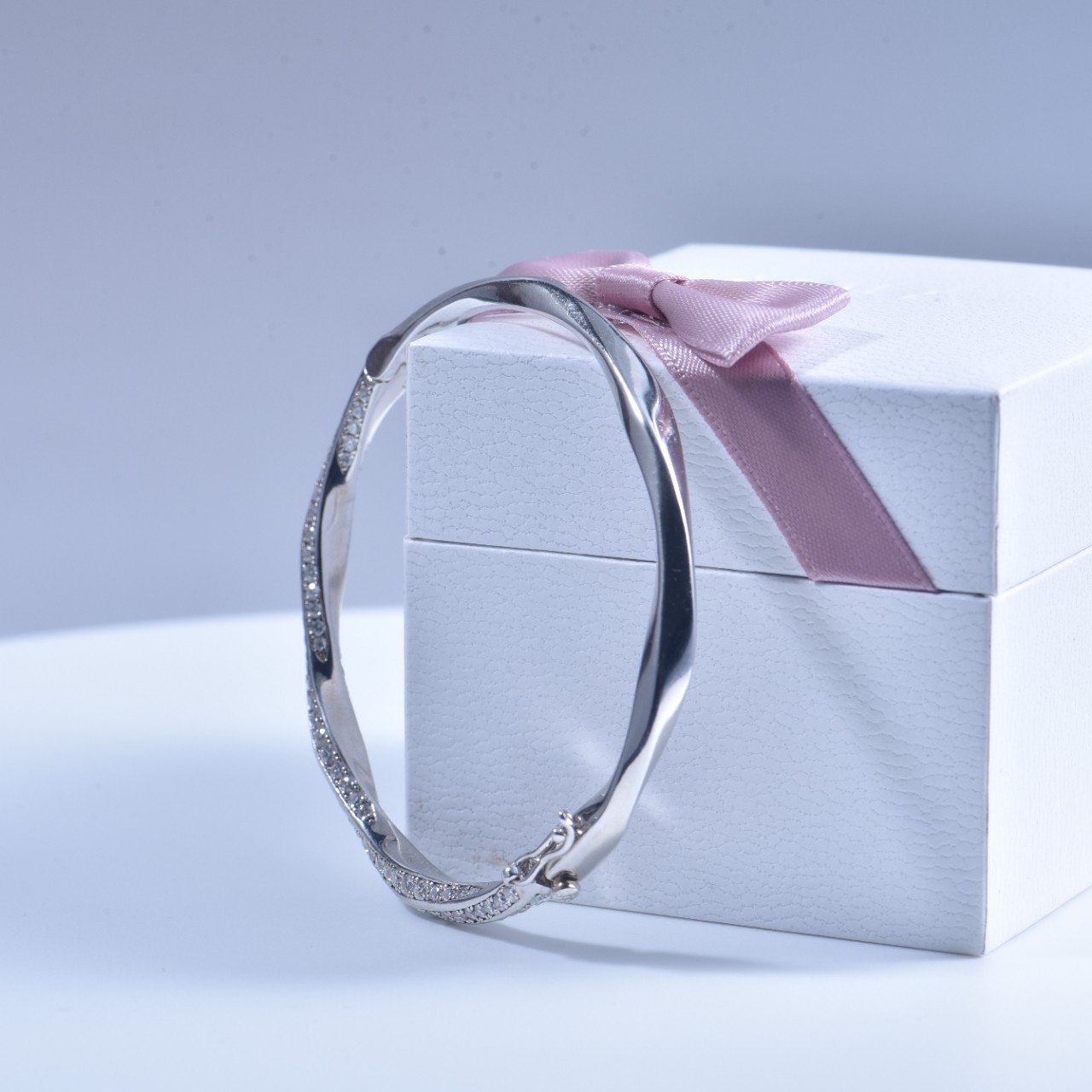 s925 スターリングシルバーバングル女性用スパークリングカ - Women'S Fashion Jewellery のレビューと価格