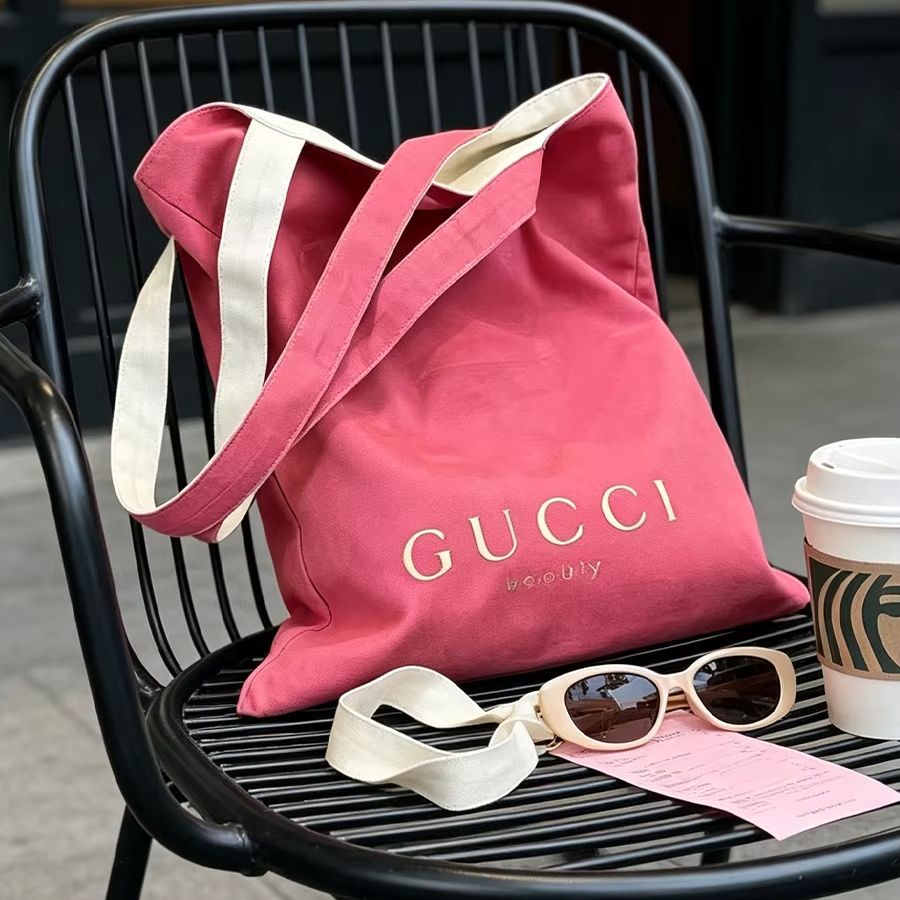 グッチのバッグ レディース キャンバス トートバッグ 両面デ - Canvas Tote Bag のレビューと価格